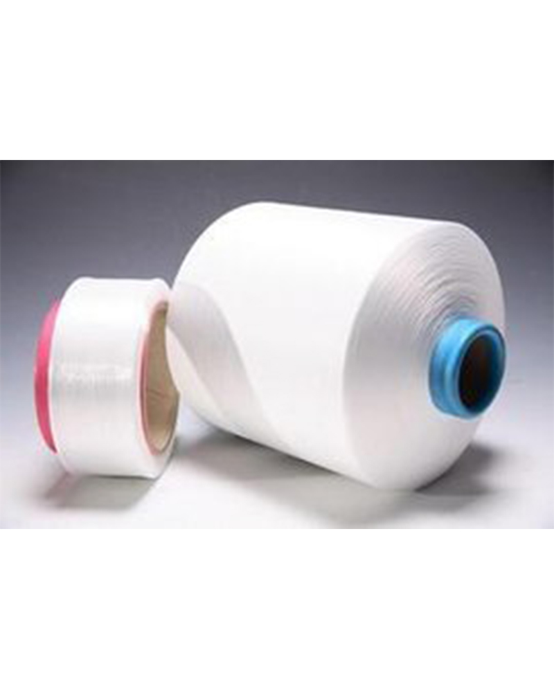 Comment le fil recyclé contribue-t-il à réduire la pollution plastique ?